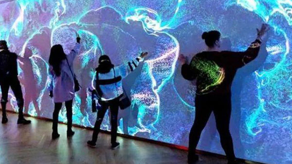 数字多媒体：互动投影